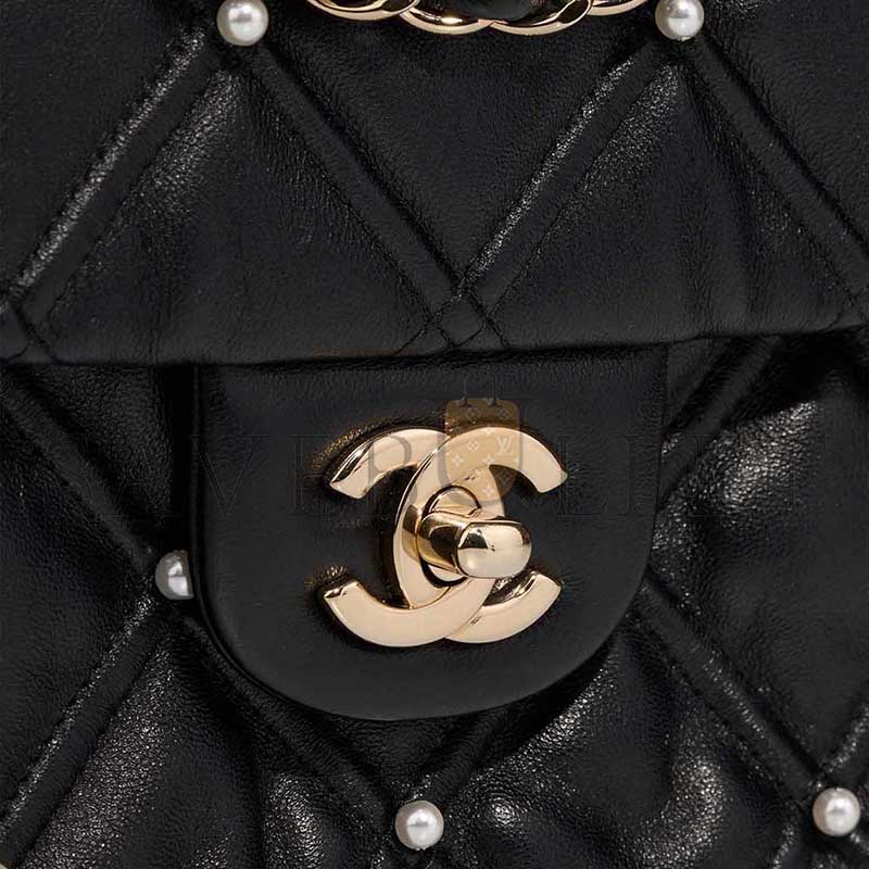 CHANEL BLACK PEARL STUDDED DIAMOND QUILT FLAP BAG (24*16*7.5cm)